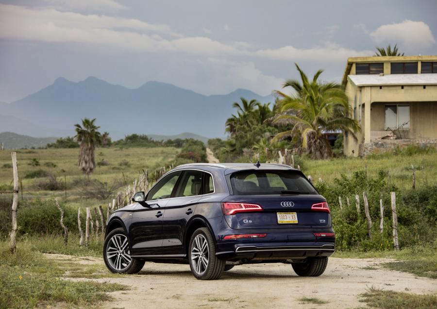  Audi Q5 TFSI Quattro S-Line 2016 года  (WW) (фото 64 из 110)